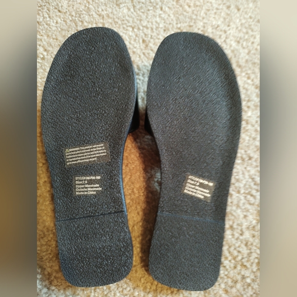 Olivia Miller Black NWOT Slide Sandals Sz 7.5 runs large - Picture 6 of 8
